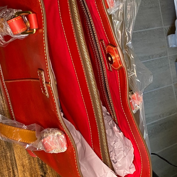 NWT Dooney & Bourke Red Bag - Picture 5 of 16